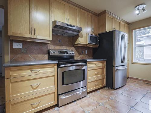 72 Gladstone Crescent, St. Albert, AB - Indoor Photo Showing Kitchen