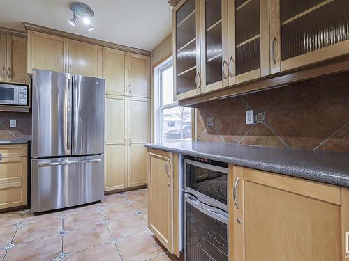 72 Gladstone Crescent, St. Albert, AB - Indoor Photo Showing Kitchen