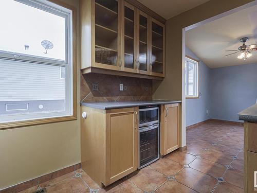 72 Gladstone Crescent, St. Albert, AB - Indoor Photo Showing Kitchen