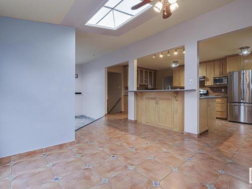 72 Gladstone Crescent, St. Albert, AB - Indoor Photo Showing Kitchen