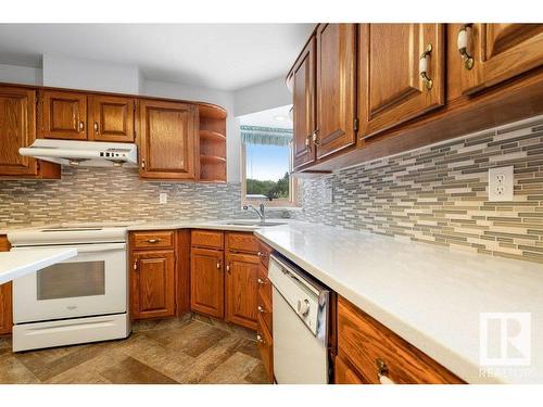 233 Northmount Drive, Wetaskiwin, AB - Indoor Photo Showing Kitchen