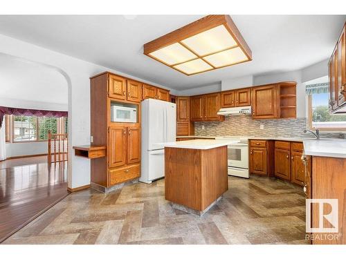 233 Northmount Drive, Wetaskiwin, AB - Indoor Photo Showing Kitchen