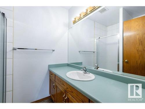 233 Northmount Drive, Wetaskiwin, AB - Indoor Photo Showing Bathroom