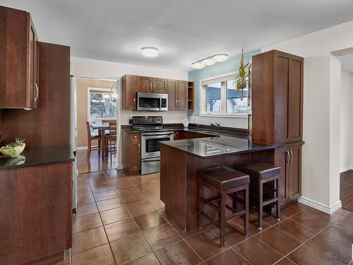 1428 104 Street, Edmonton, AB - Indoor Photo Showing Kitchen