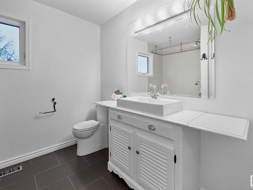 1428 104 Street, Edmonton, AB - Indoor Photo Showing Bathroom