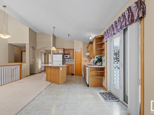 2 51504 Rge Road 264, Rural Parkland County, AB - Indoor Photo Showing Kitchen