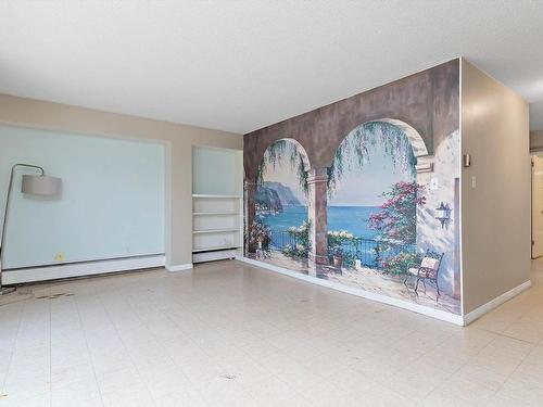 202 8310 Jasper Avenue, Edmonton, AB - Indoor Photo Showing Other Room