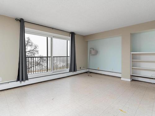 202 8310 Jasper Avenue, Edmonton, AB - Indoor Photo Showing Other Room