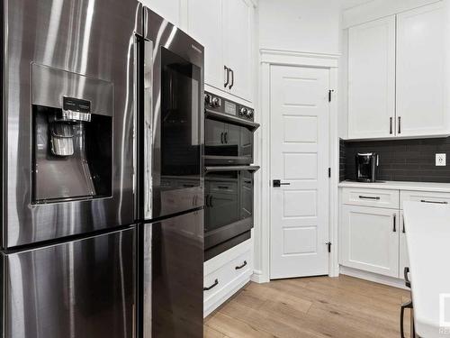 1090 Christie Vista, Edmonton, AB - Indoor Photo Showing Kitchen