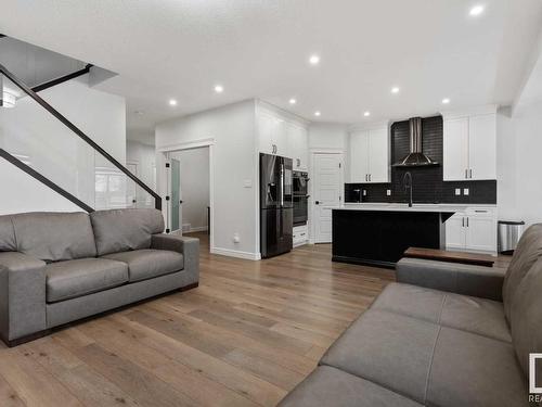 1090 Christie Vista, Edmonton, AB - Indoor Photo Showing Living Room