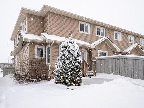 2 Meadowland Cr, Spruce Grove, AB 