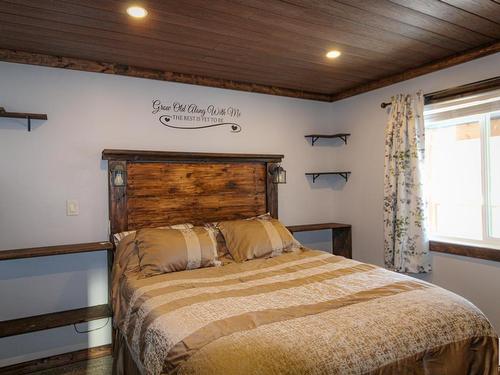 102 11502 Township Road 604, Rural St. Paul County, AB - Indoor Photo Showing Bedroom