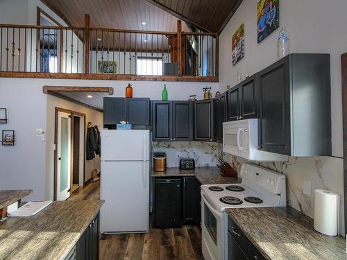 102 11502 Township Road 604, Rural St. Paul County, AB - Indoor Photo Showing Kitchen