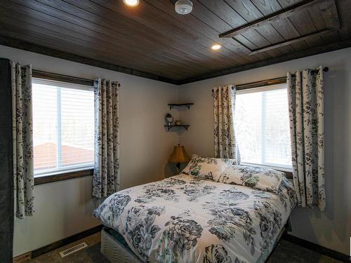 102 11502 Township Road 604, Rural St. Paul County, AB - Indoor Photo Showing Bedroom