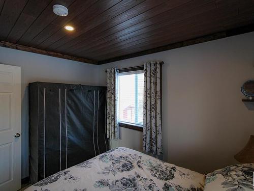 102 11502 Township Road 604, Rural St. Paul County, AB - Indoor Photo Showing Bedroom