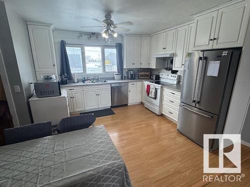 4012 55 Street, Wetaskiwin, AB - Indoor Photo Showing Kitchen With Stainless Steel Kitchen With Double Sink