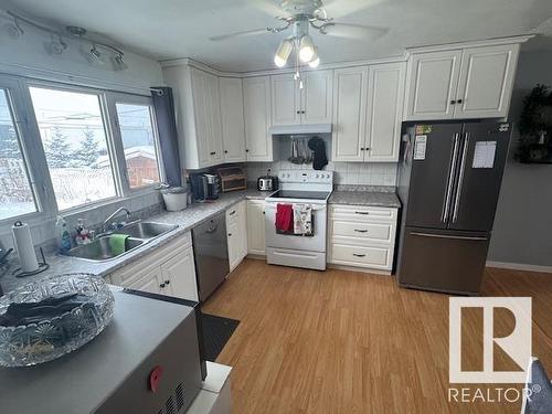 4012 55 Street, Wetaskiwin, AB - Indoor Photo Showing Kitchen With Double Sink