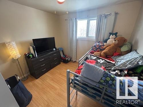 4012 55 Street, Wetaskiwin, AB - Indoor Photo Showing Bedroom