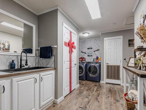 5228 Twp Rd 564, Rural Lac Ste. Anne County, AB - Indoor Photo Showing Laundry Room