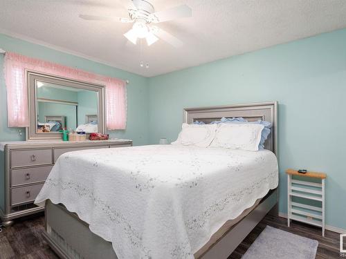 6106 51 Avenue, Cold Lake, AB - Indoor Photo Showing Bedroom