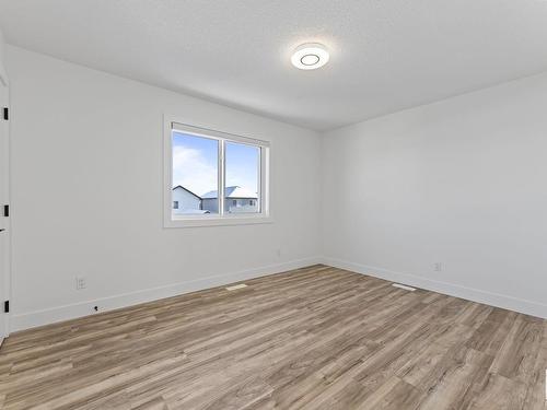 18011 91A St Nw, Edmonton, AB 