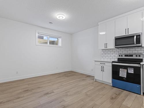 18011 91A St Nw, Edmonton, AB 