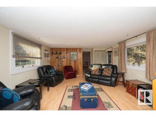 #9, 223014 Twp Rd 652, Rural Athabasca County, AB - Indoor Photo Showing Living Room