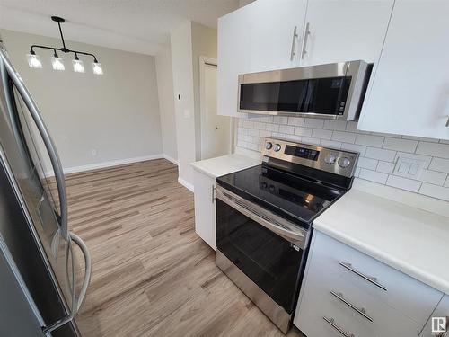 990 13 Street, Cold Lake, AB - Indoor Photo Showing Kitchen