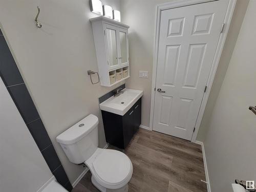 990 13 Street, Cold Lake, AB - Indoor Photo Showing Bathroom