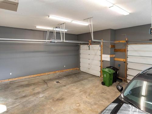 164 Greenfield Way, Fort Saskatchewan, AB - Indoor Photo Showing Garage