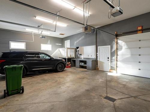 164 Greenfield Way, Fort Saskatchewan, AB - Indoor Photo Showing Garage