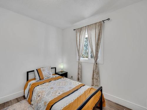 13213 95 Street, Edmonton, AB - Indoor Photo Showing Bedroom