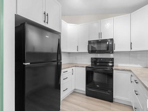 976 Jim Common Dr, Sherwood Park, AB - Indoor Photo Showing Kitchen