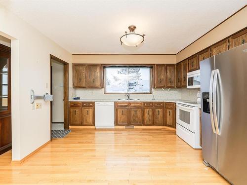 10308 172 Avenue, Edmonton, AB - Indoor Photo Showing Kitchen