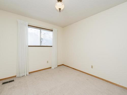 10308 172 Avenue, Edmonton, AB - Indoor Photo Showing Other Room