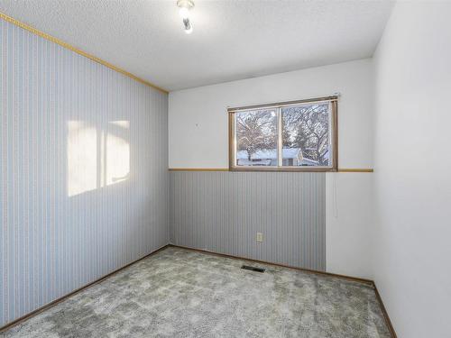 2 Labelle Crescent, St. Albert, AB - Indoor Photo Showing Other Room