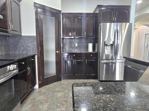 5412 162B Ave, Edmonton, AB - Indoor Photo Showing Kitchen