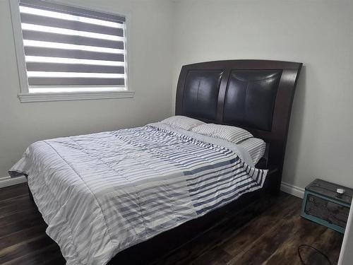 5412 162B Ave, Edmonton, AB - Indoor Photo Showing Bedroom