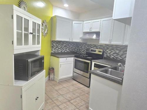 5412 162B Ave, Edmonton, AB - Indoor Photo Showing Kitchen With Double Sink With Upgraded Kitchen