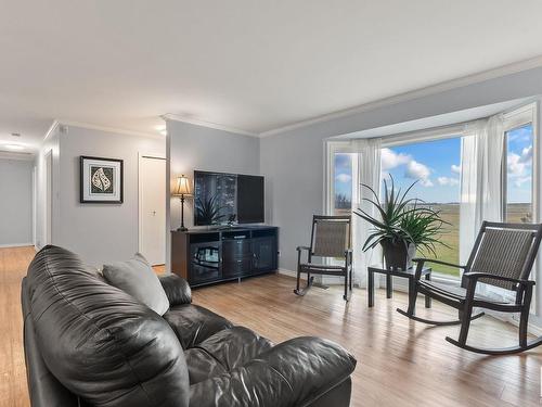 17330 Twp Rd 504, Rural Beaver County, AB - Indoor Photo Showing Living Room