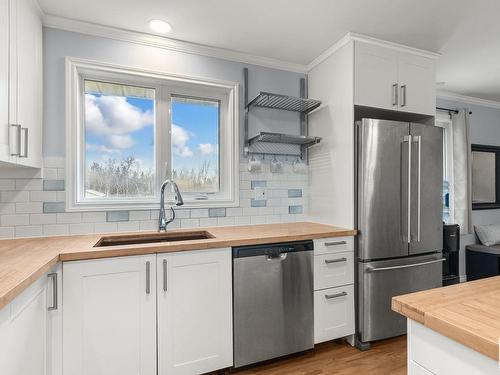 17330 Twp Rd 504, Rural Beaver County, AB - Indoor Photo Showing Kitchen With Stainless Steel Kitchen