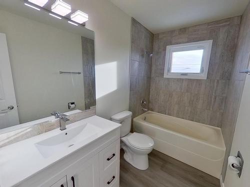 4528 45 Avenue, Stony Plain, AB - Indoor Photo Showing Bathroom