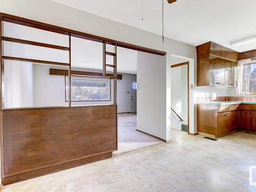 13002 69 Street, Edmonton, AB - Indoor Photo Showing Kitchen