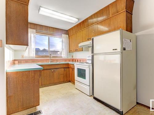 13002 69 Street, Edmonton, AB - Indoor Photo Showing Kitchen