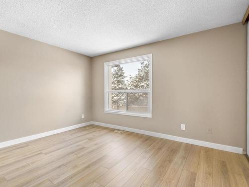 5 1651 46 Street, Edmonton, AB - Indoor Photo Showing Other Room