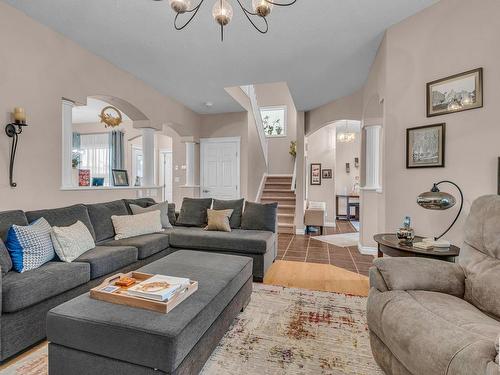 640 Crimson Drive, Sherwood Park, AB - Indoor Photo Showing Living Room