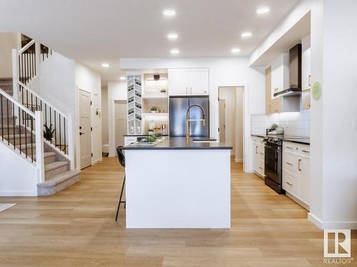 314 Juniper Cove, Leduc, AB - Indoor Photo Showing Kitchen With Upgraded Kitchen