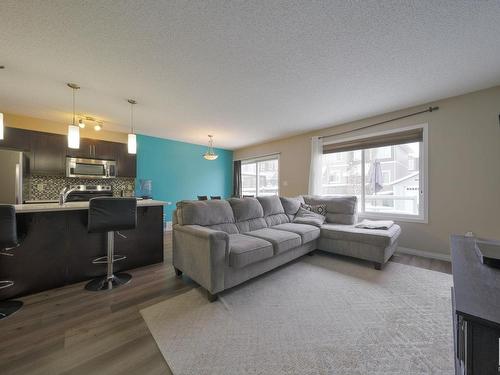 1931 Chapman Road, Edmonton, AB - Indoor Photo Showing Living Room