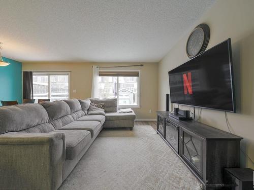 1931 Chapman Road, Edmonton, AB - Indoor Photo Showing Living Room