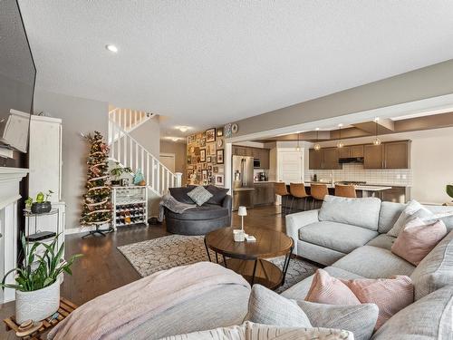 105 Summerstone Lane, Sherwood Park, AB - Indoor Photo Showing Living Room